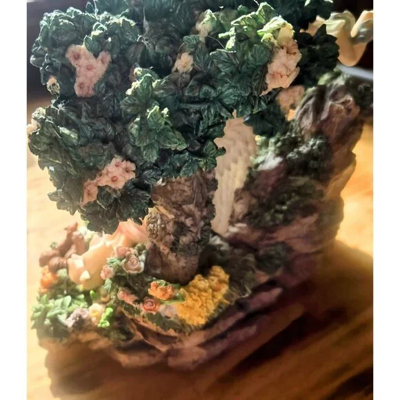 Musical Animated Angels and Cherubs Sculpture Fairy Garden Music Box - Picture 15 of 16